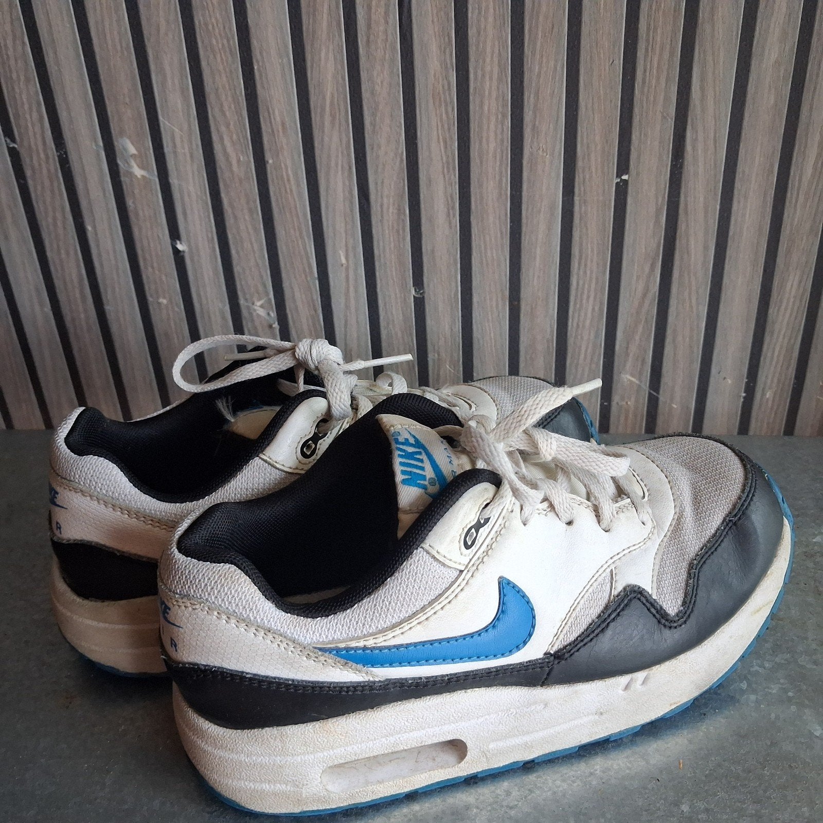 Nike Air Max sneakers maat 35. 2e paar erbij goedkoper, Kleding | Dames, Schoenen, Ophalen, Wit, Nike, Sneakers of Gympen