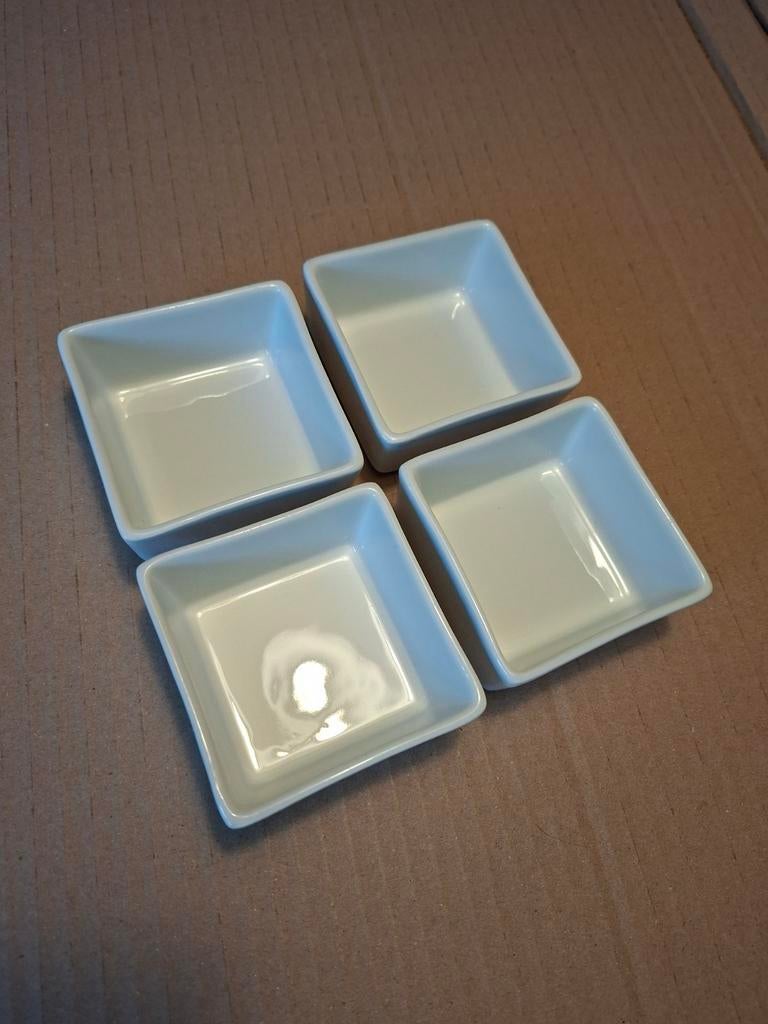 Set van 4 vierkante schaaltjes - 7 cm breed, Keramiek, Ophalen of Verzenden, Effen, Schaal of Schalen