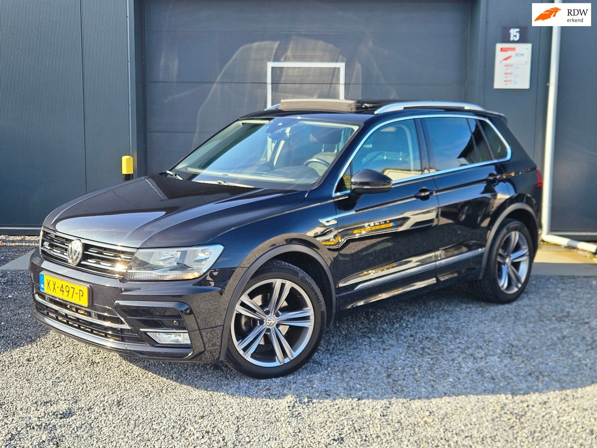 Volkswagen Tiguan 1.4 TSI Connected Series Automaat PANO, 125 pk, 4 cilinders, Alcantara, Wit
