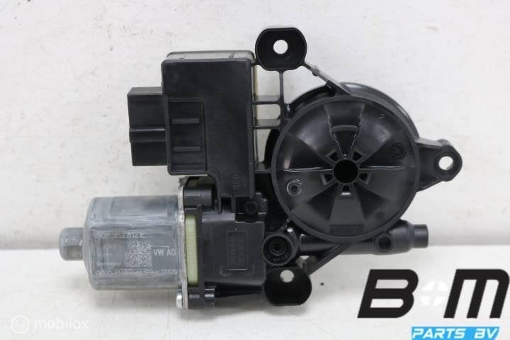 Raammotor rechtsachter VW Tiguan 5NA 5Q0959812E, Gebruikt