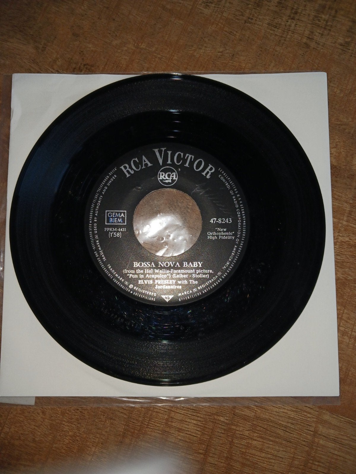 Elvis Presley - Bossa Nova Baby / Witchcraft 7 inch single, Gebruikt, 7 inch, Ophalen of Verzenden, Pop
