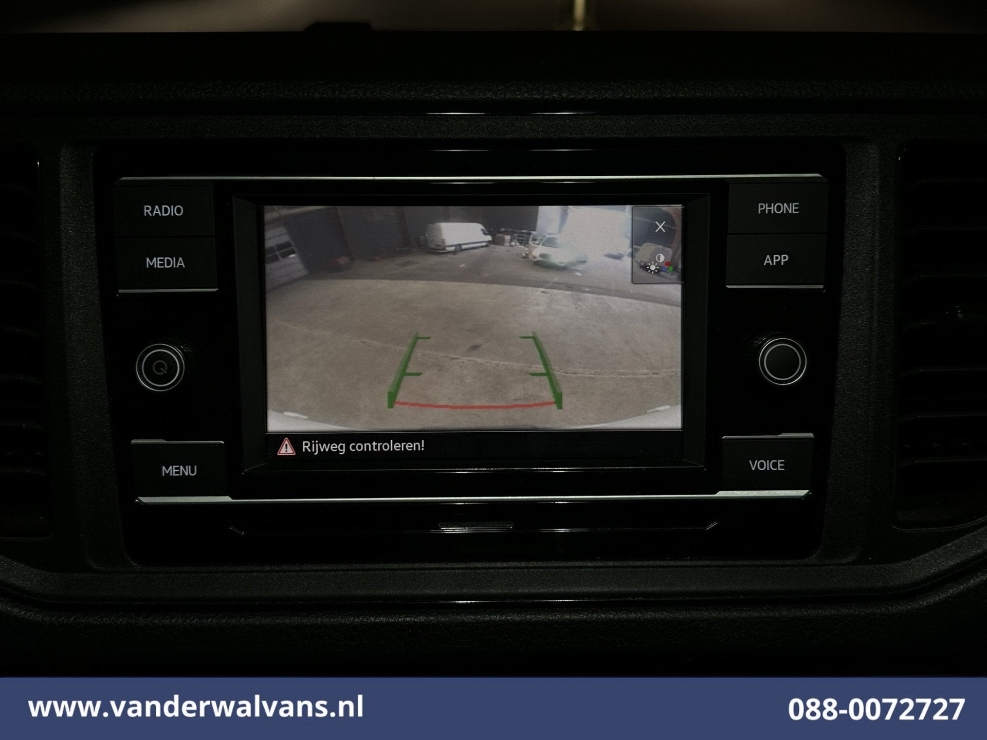 Volkswagen Crafter 2.0 TDI 141pk L3H3 L2H2 Euro6 Airco | Cam, Auto's, Voorwielaandrijving, Dealer onderhouden, Stof, Gebruikt