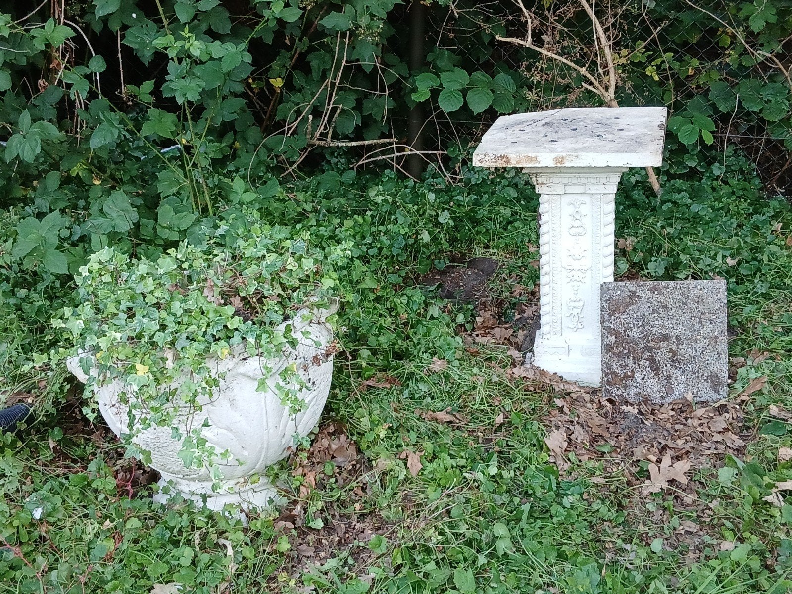 Grote betonnen plantenpot met sokkel, Ophalen, Gebruikt, Rond, Balkon