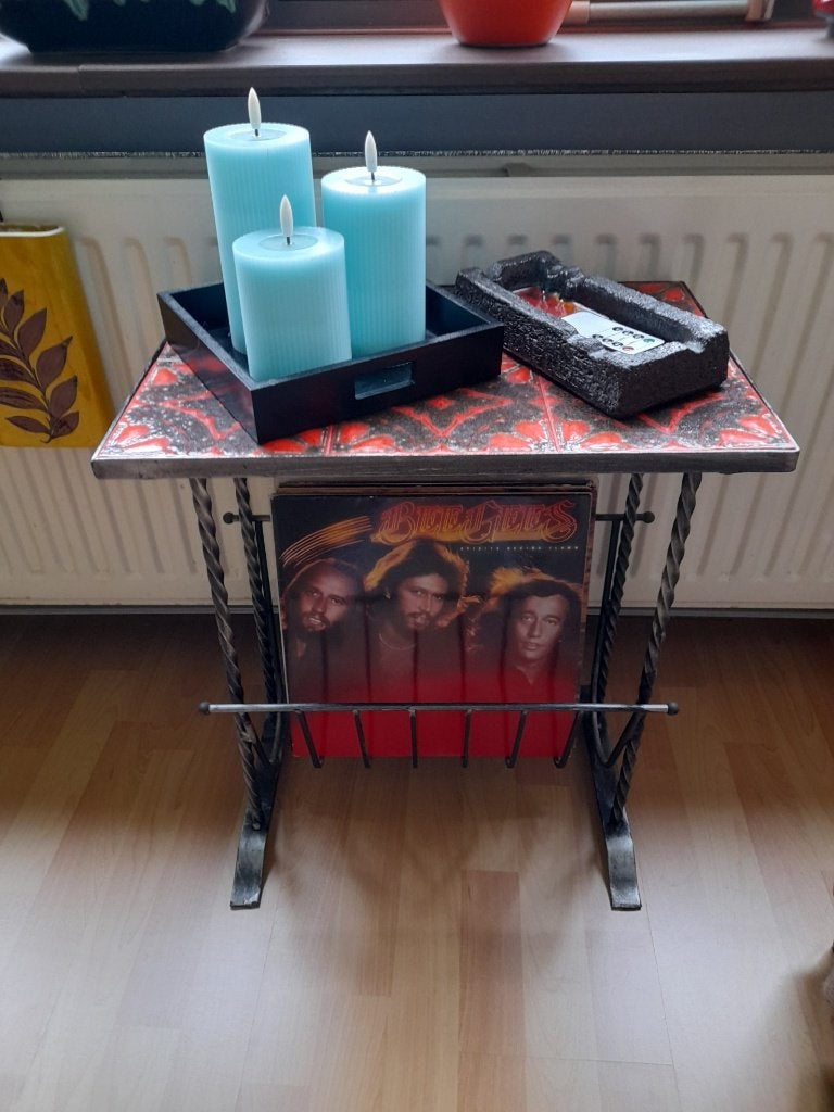 mooie krantenbak vintage, Ophalen, Zo goed als nieuw