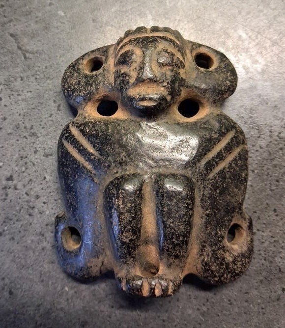 sculptuur van hardsteen uit voorbeeld van hongshan cultuur, Zwart, Verzenden, Gesneden, Steen/keramiek