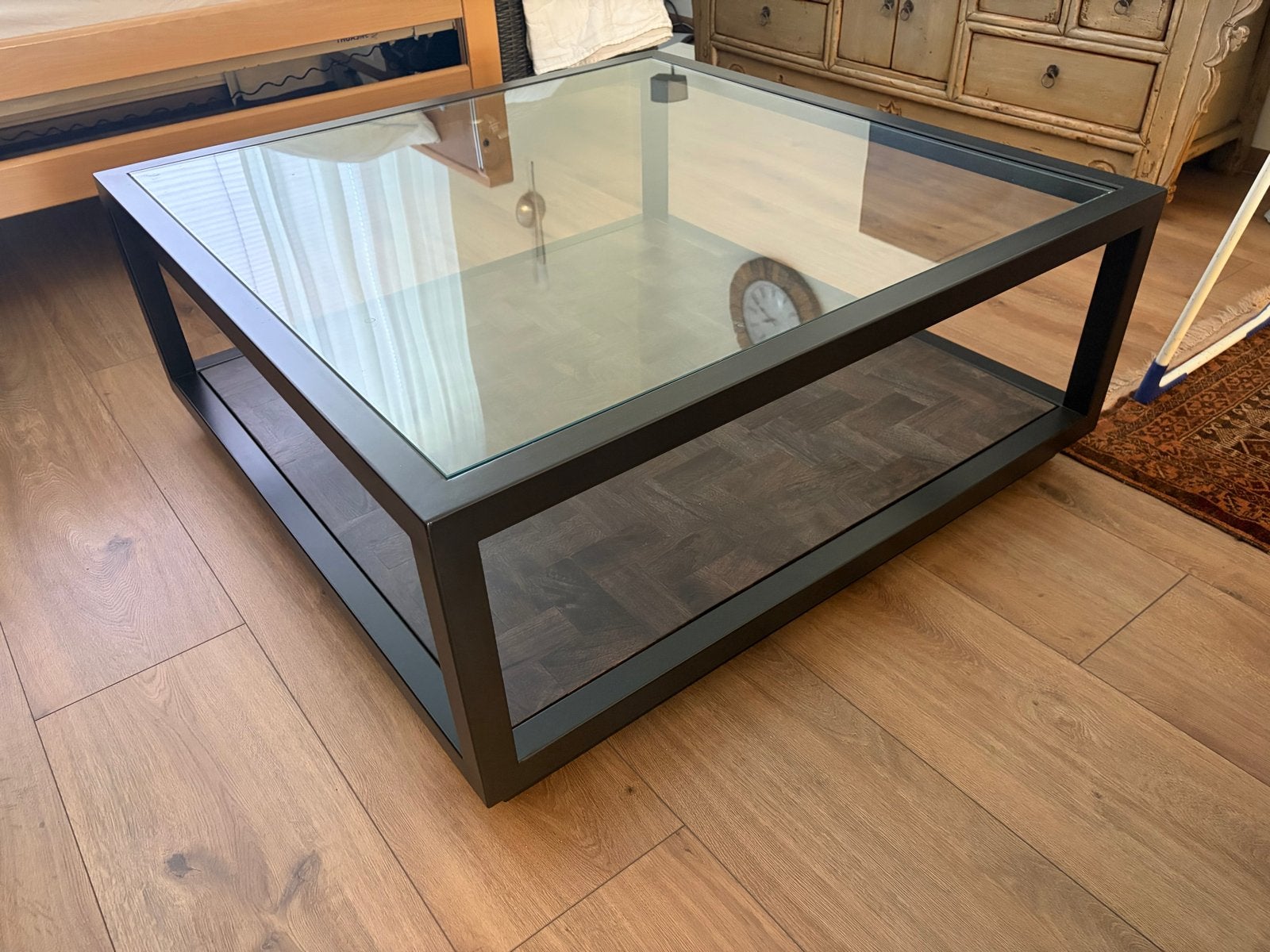 Moderne Salontafel RM Roger met Glasplaat en Houten Onderbla, Ophalen, Vierkant, 50 tot 100 cm, 5 – 50