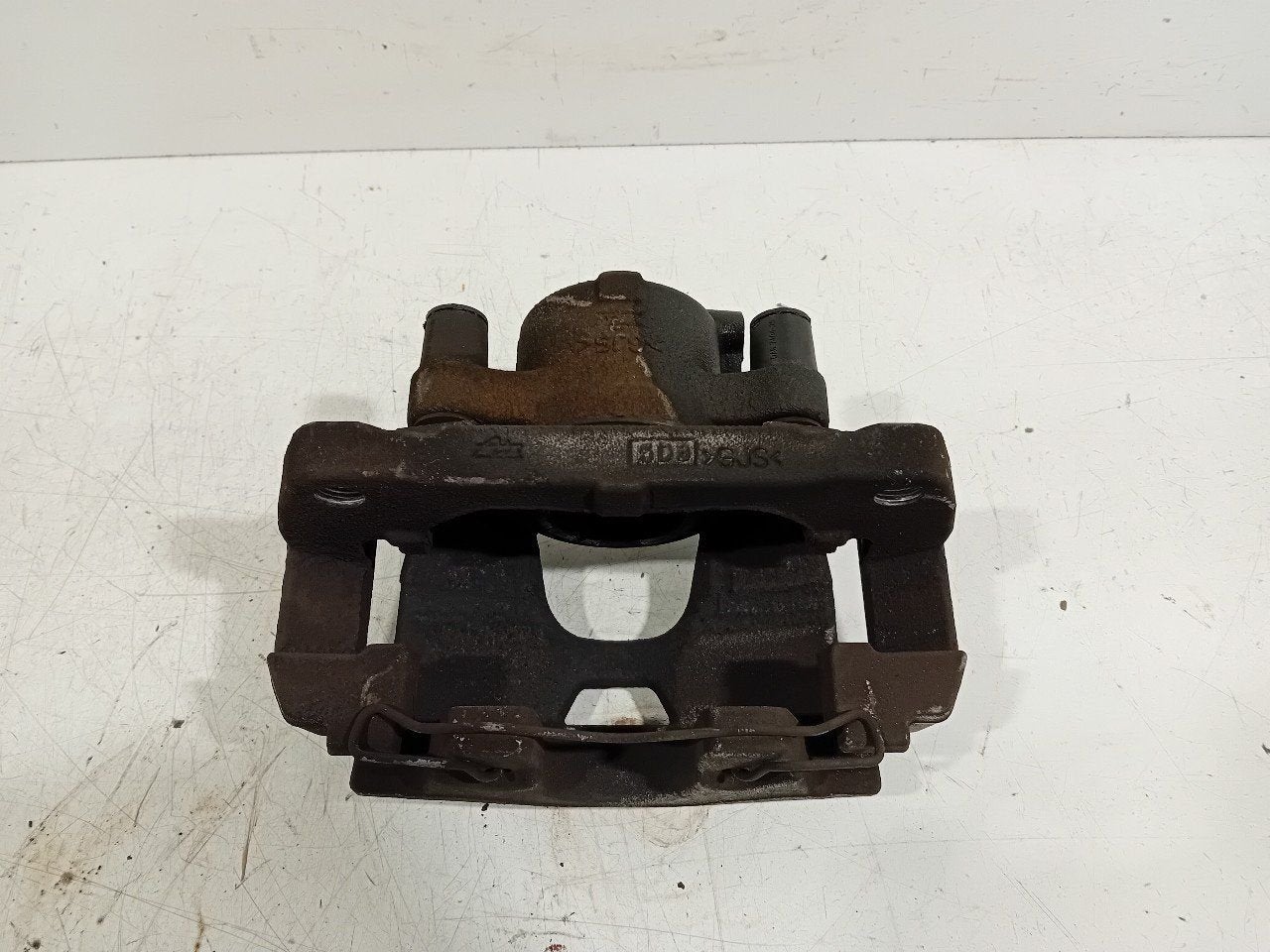 Remklauw rechts voor Fiat 500X, Onderdelen@venauto.nl, Van der Ven Autorecycling B.V., Gebruikt, Ettenseweg 76, 4706 PB Roosendaal, The Netherlands