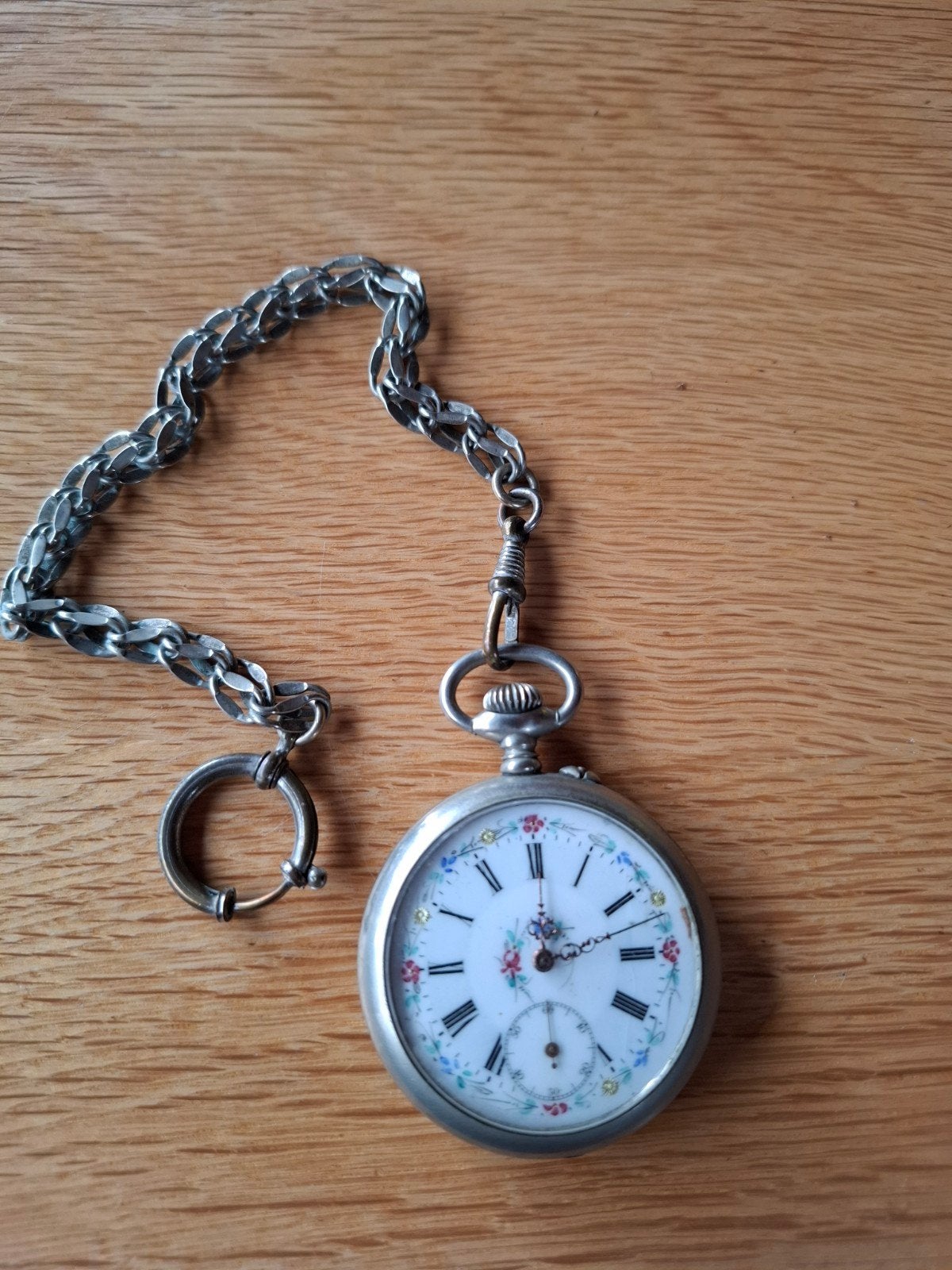 Antiek Zakhorloge met Bloemmotief en Ketting, Zakhorloge, Met ketting, Voor 1900, Zilver