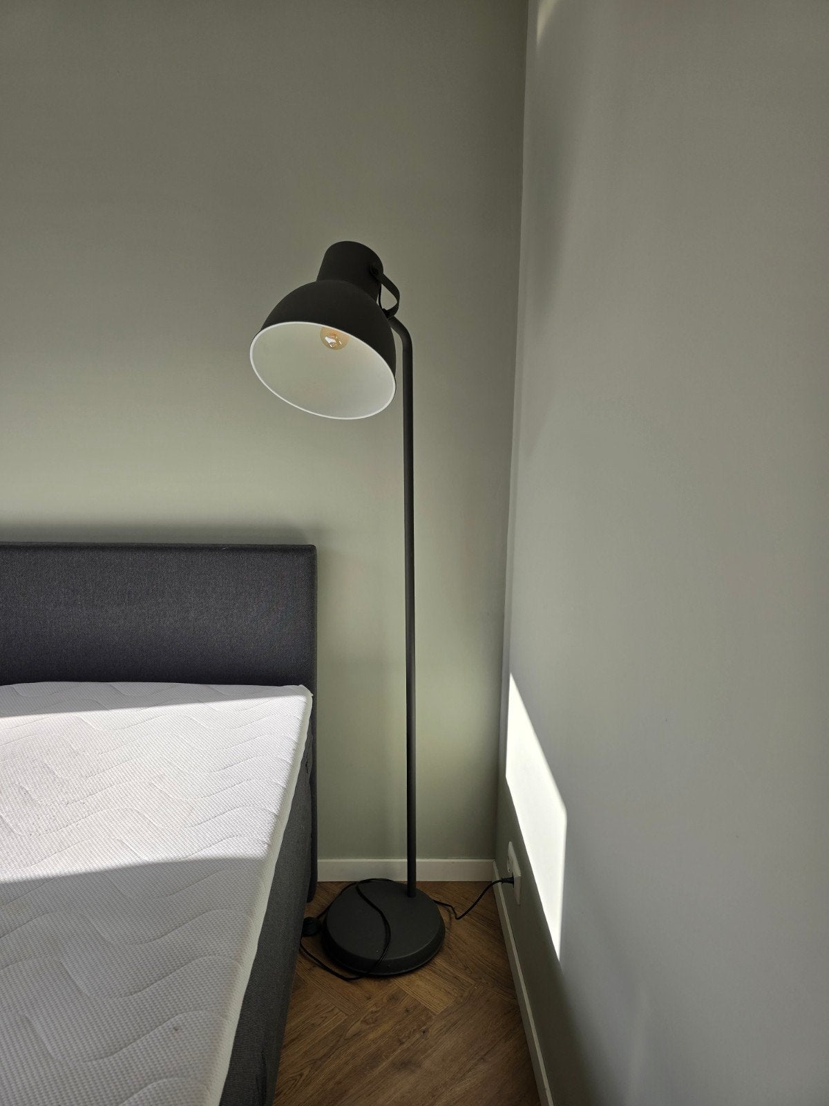 Grijze lamp 180cm hoog Ikea, Ophalen, Zo goed als nieuw, 150 tot 200 cm