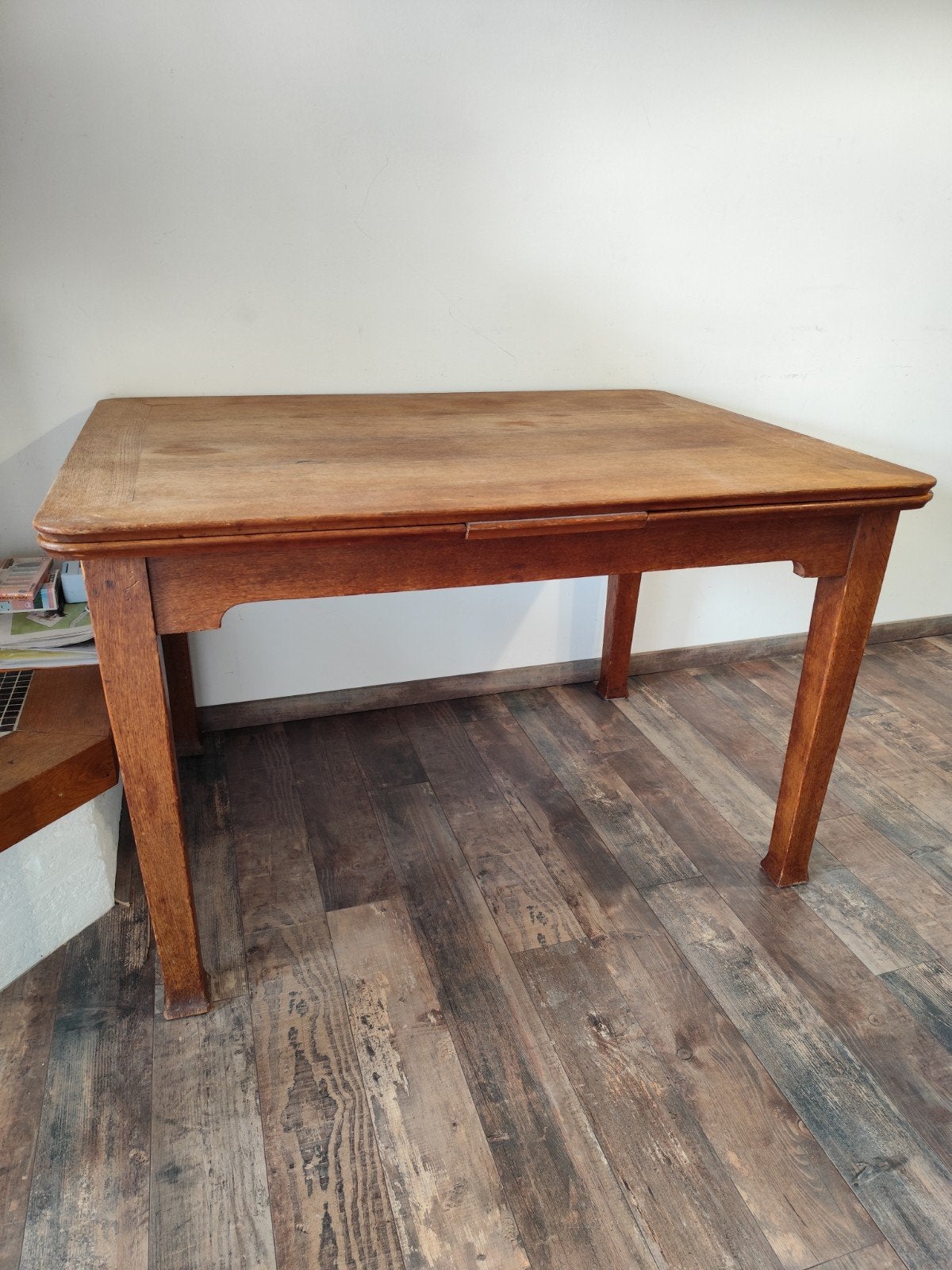 Uitschuifbare eettafel, Eikenhoit, Antiek 
Handgemaakt. 
Eik