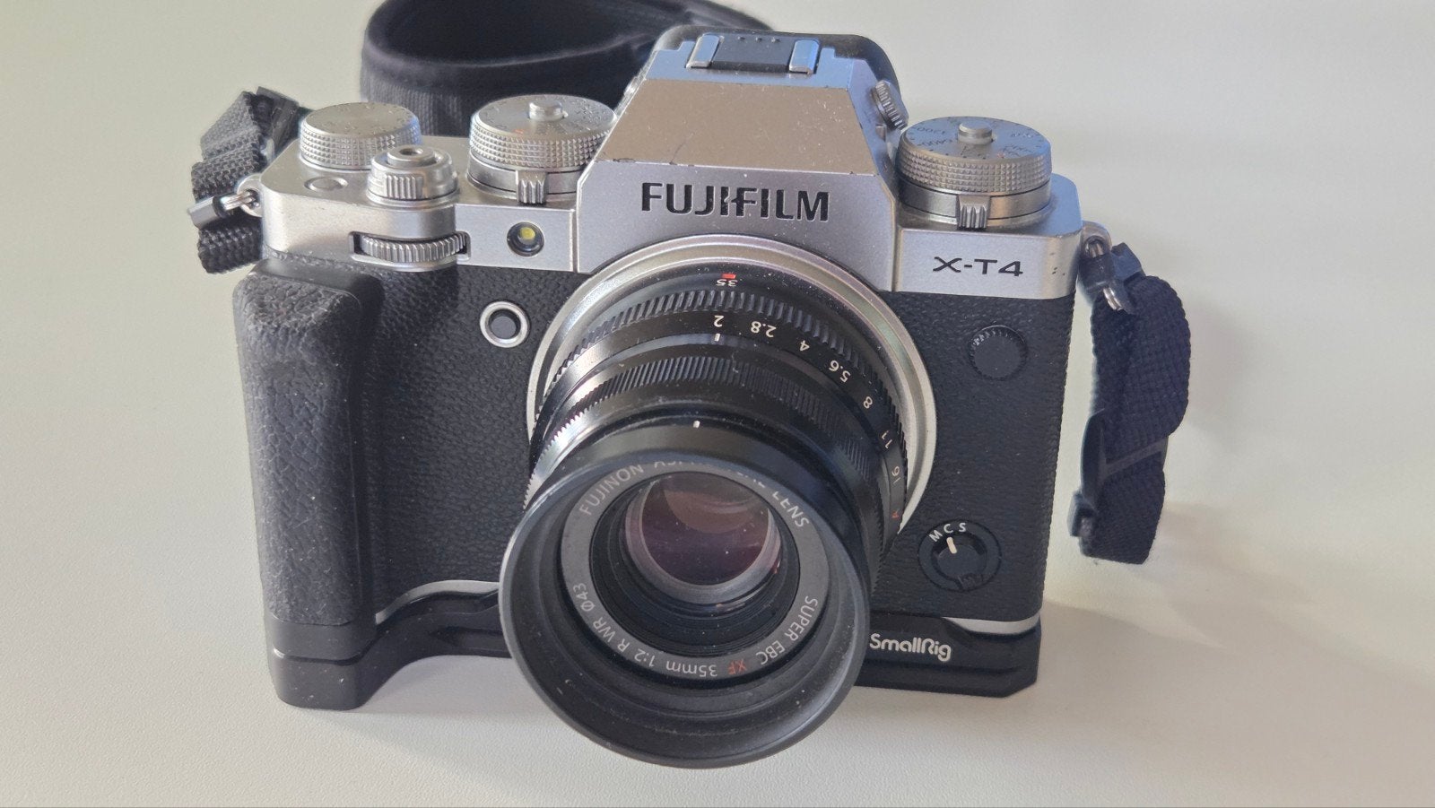 Fujifilm X-T4 + SmallRig L-Grip, Ophalen of Verzenden