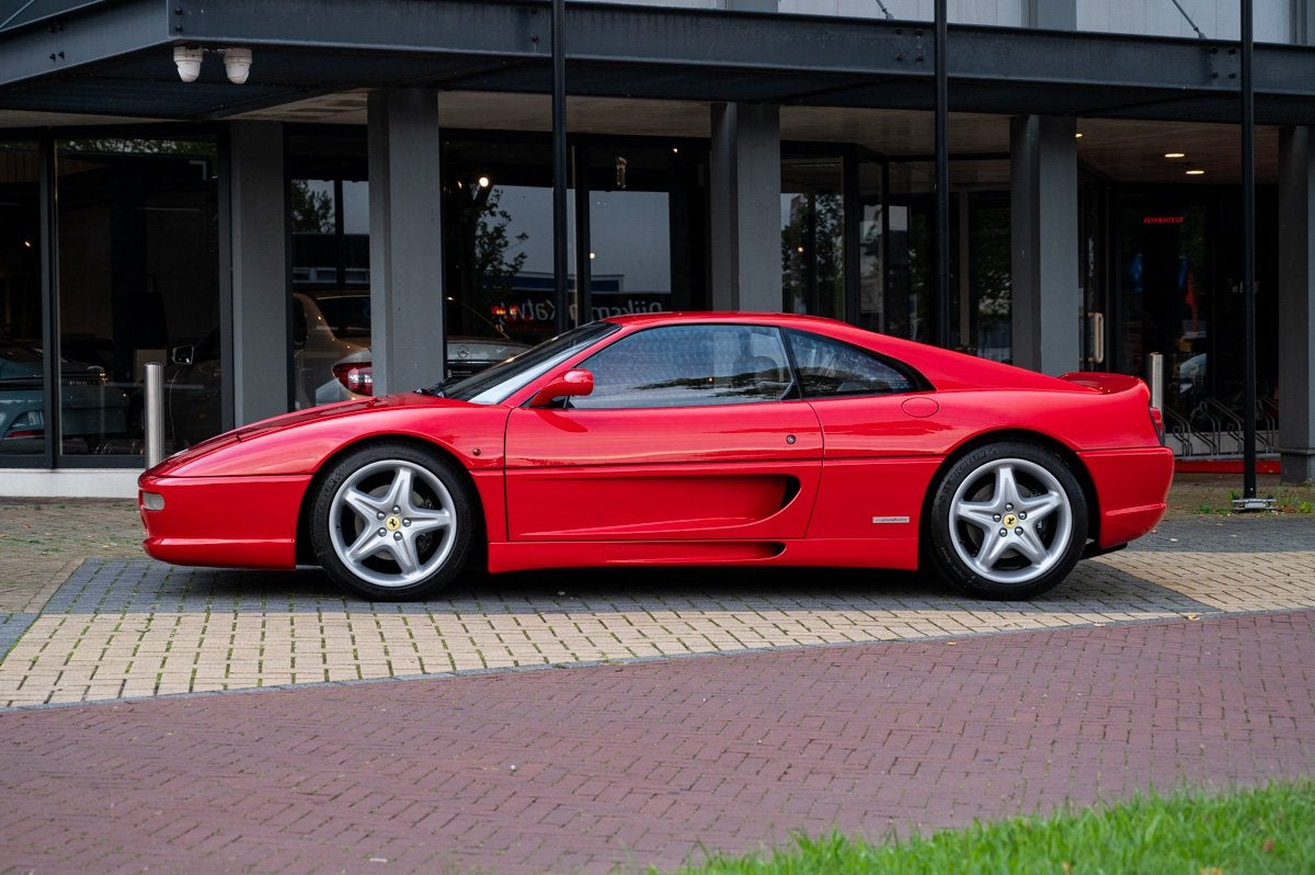 Ferrari F355 Berlinetta Manual (bj 1996), Auto's, Lederen bekleding, Gebruikt, 8 cilinders, Overige kleuren