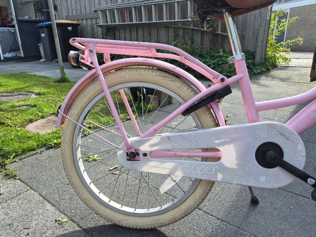 Roze kinderfiets met terugtraprem en bagagedrager, Ophalen, Terugtraprem, Gebruikt, Cooper