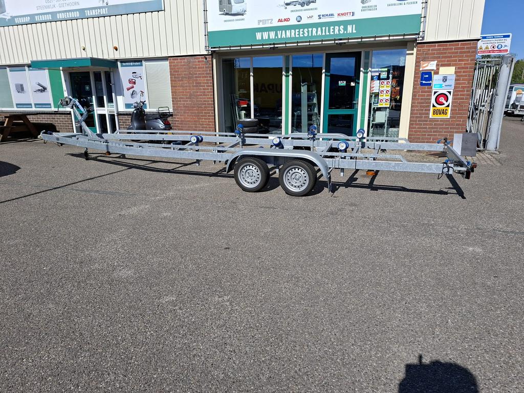 Tandemas boottrailer 8.5m 2700kg, Watersport en Boten, Boottrailers, Ophalen, Gebruikt, 1500 tot 3000 kg, 6 tot 9 meter