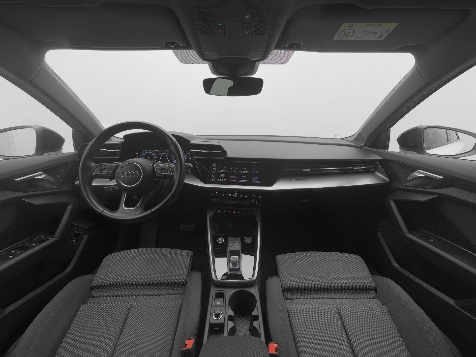 Audi A3 Sportback S-line 45 TFSI e 245 PK Competition | Matr, Gebruikt, Euro 6, 4 cilinders, Leder en Stof