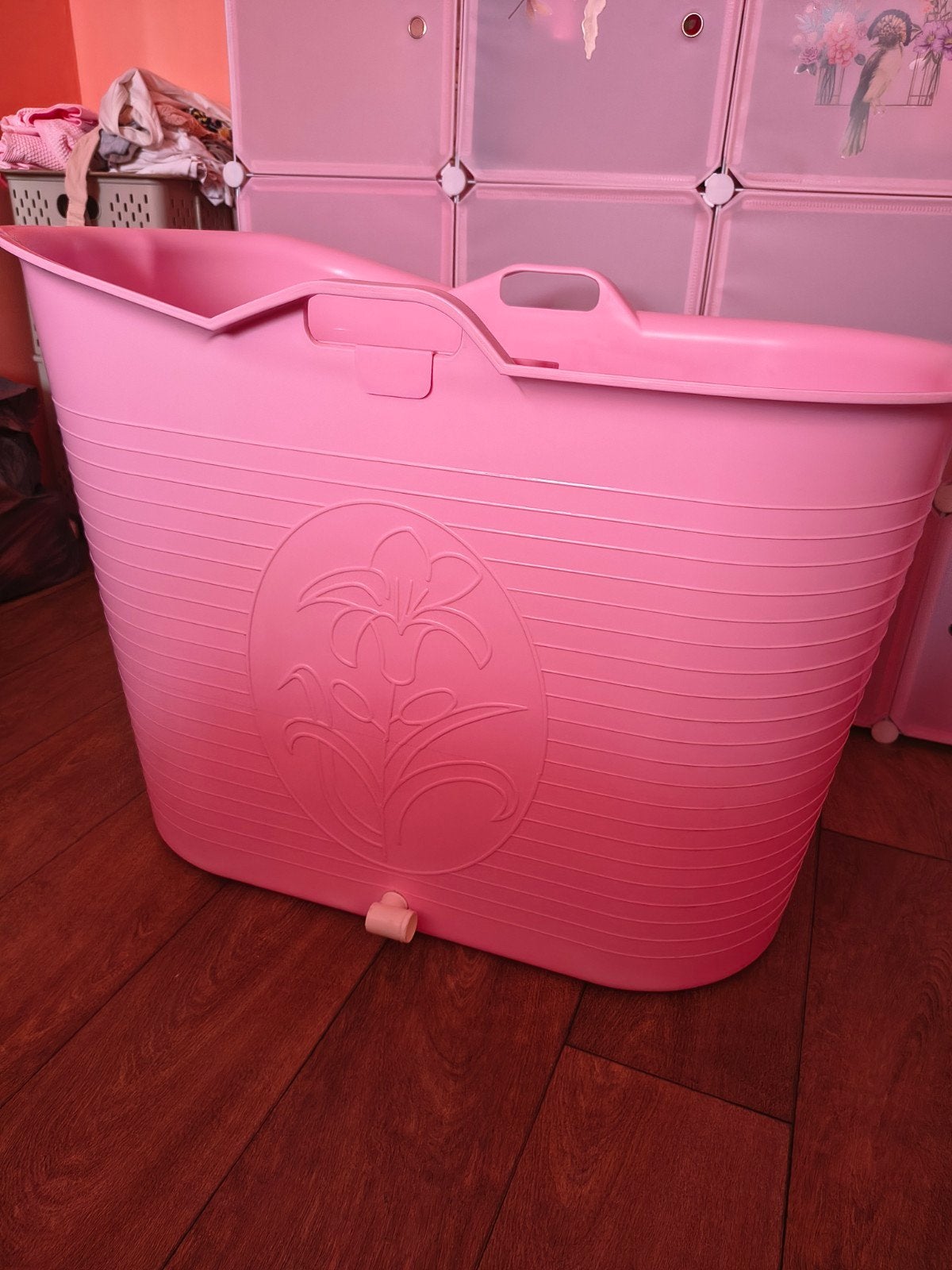 Roze badje met ingebouwd zitje en afvoer, Ophalen, Gebruikt
