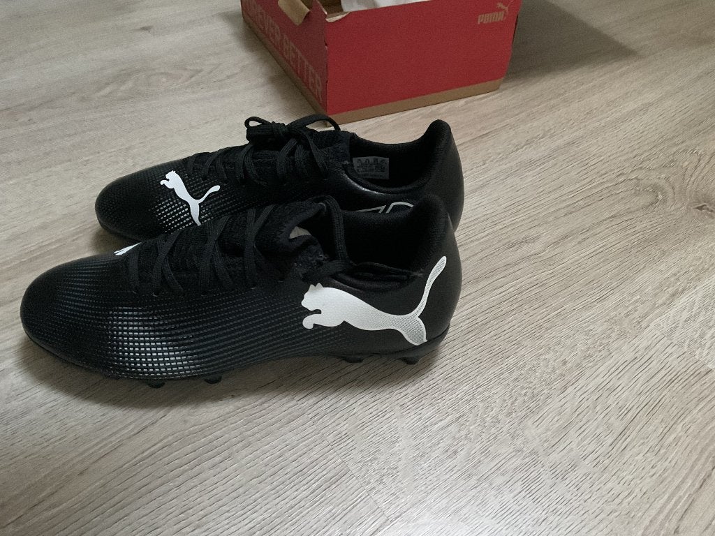 Nieuwe Voetbalschoenen Puma maat 36, Ophalen, Schoenen, Nieuw, Maat S