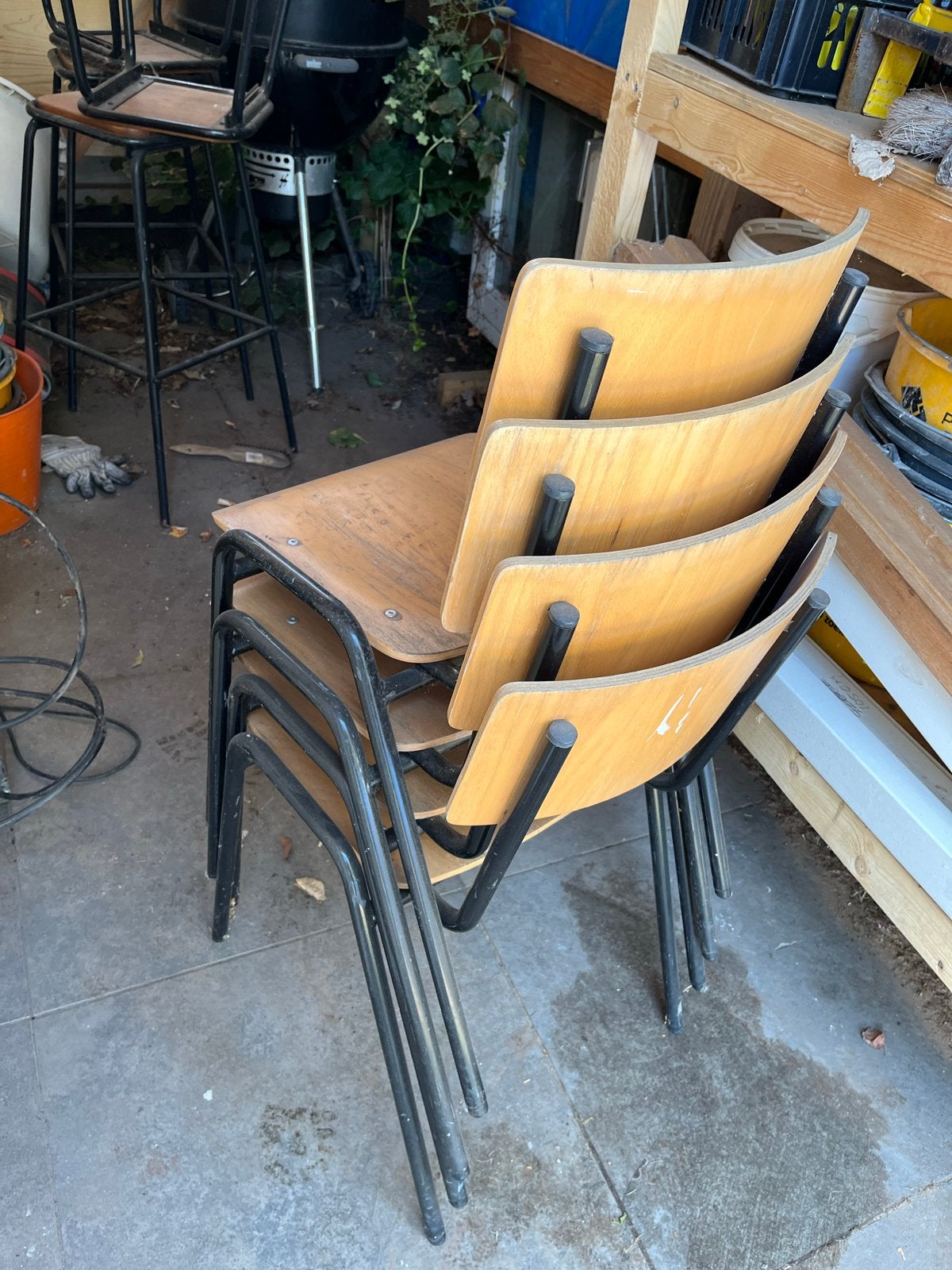 4 stapelbare l - hout/Metaal schoolstoel kantinestoel, Gebruikt, Overige kleuren, Ophalen of Verzenden, Vier