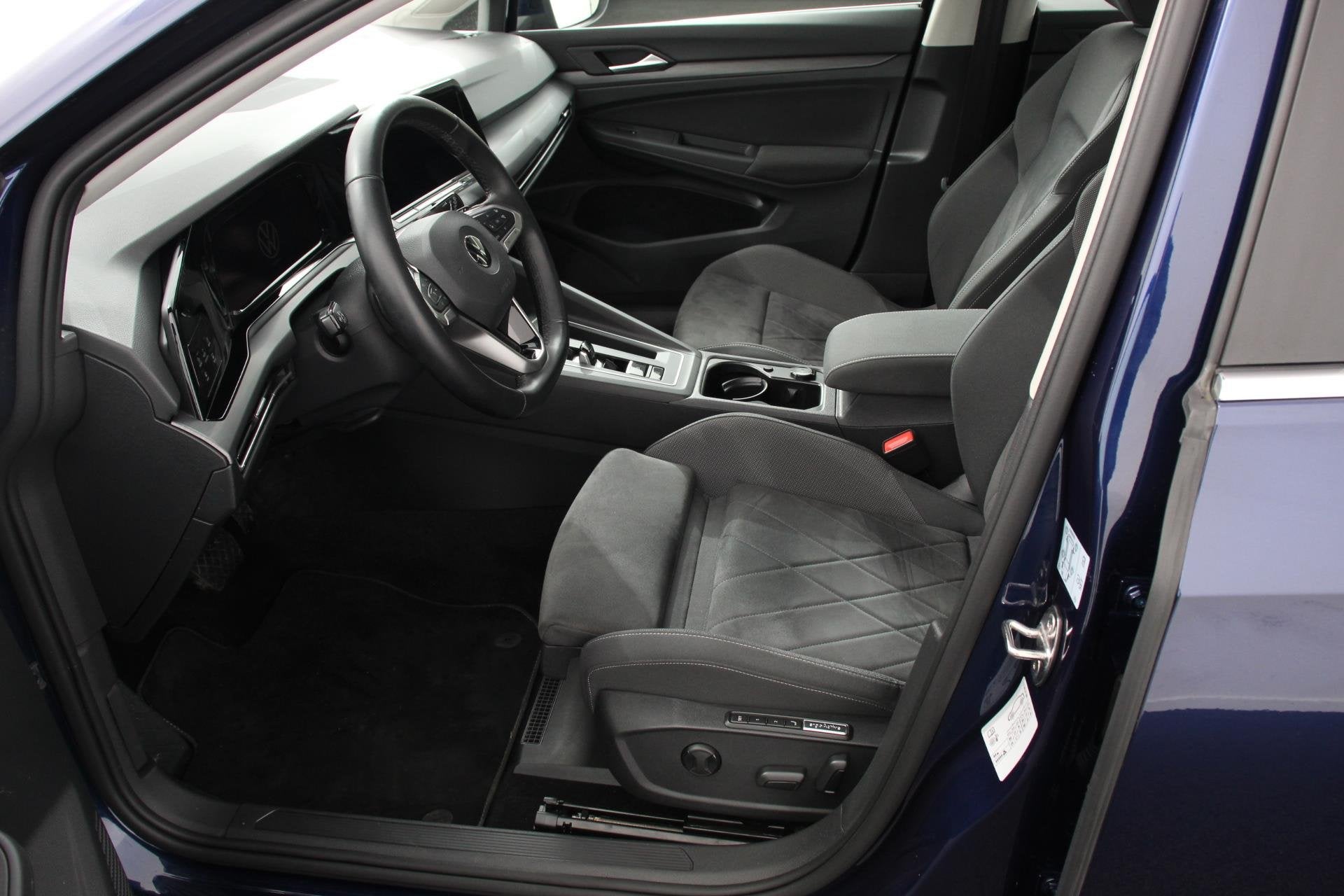 Volkswagen Golf 1.5 eTSI DSG Style 150 Pk Adaptive Cruise Co, 4 cilinders, Blauw, 162 pk, Golf