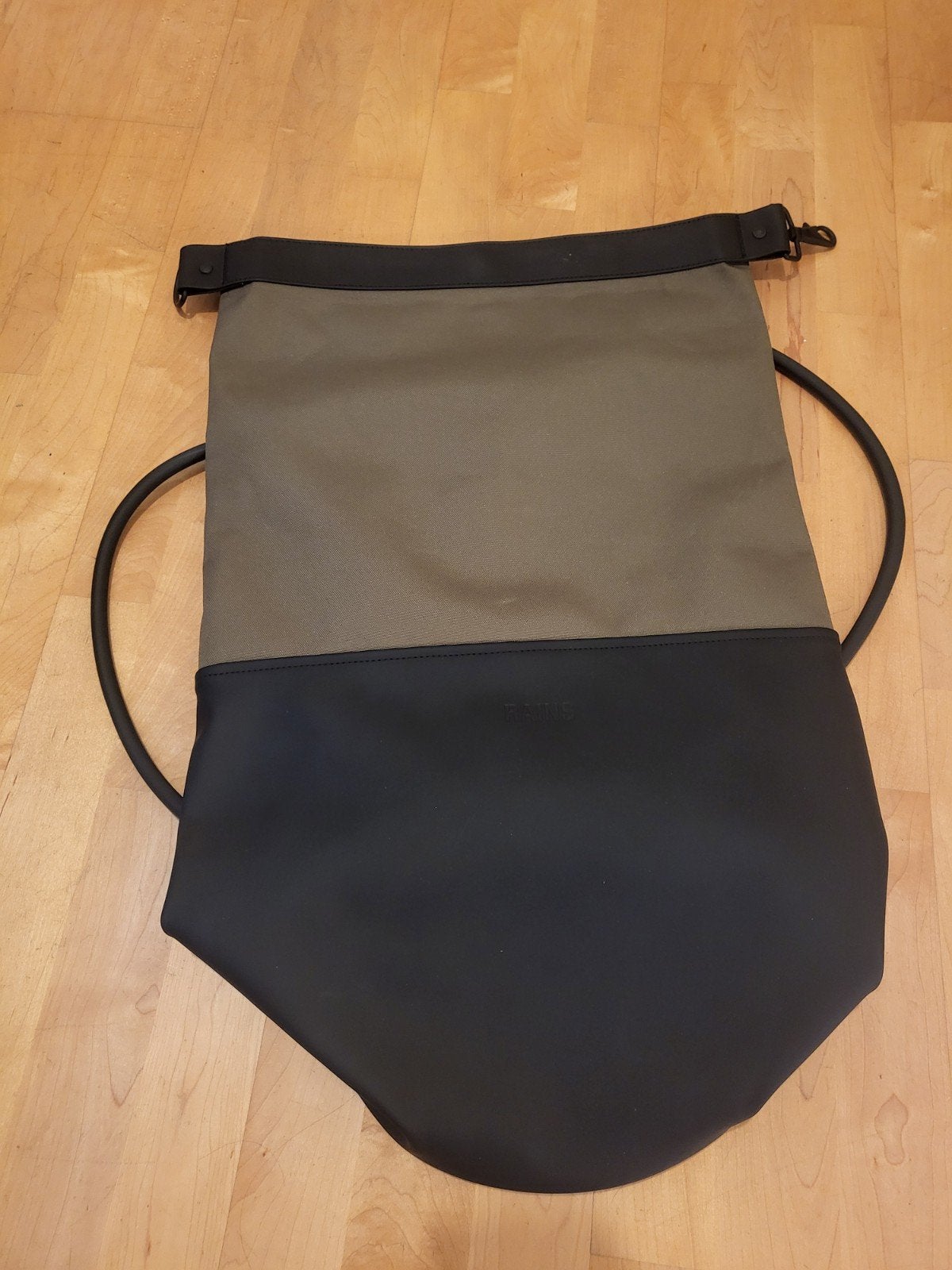Rains Bucket Sling Bag, Sieraden, Tassen en Uiterlijk, Ophalen of Verzenden, Zo goed als nieuw, Handtas