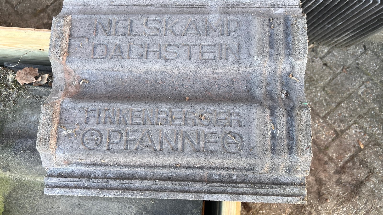 Dakpannen 200 + Finkenberger Pfanne Nelskamp Dachstein, Ophalen, Steen of Klei, Zwart, Zo goed als nieuw