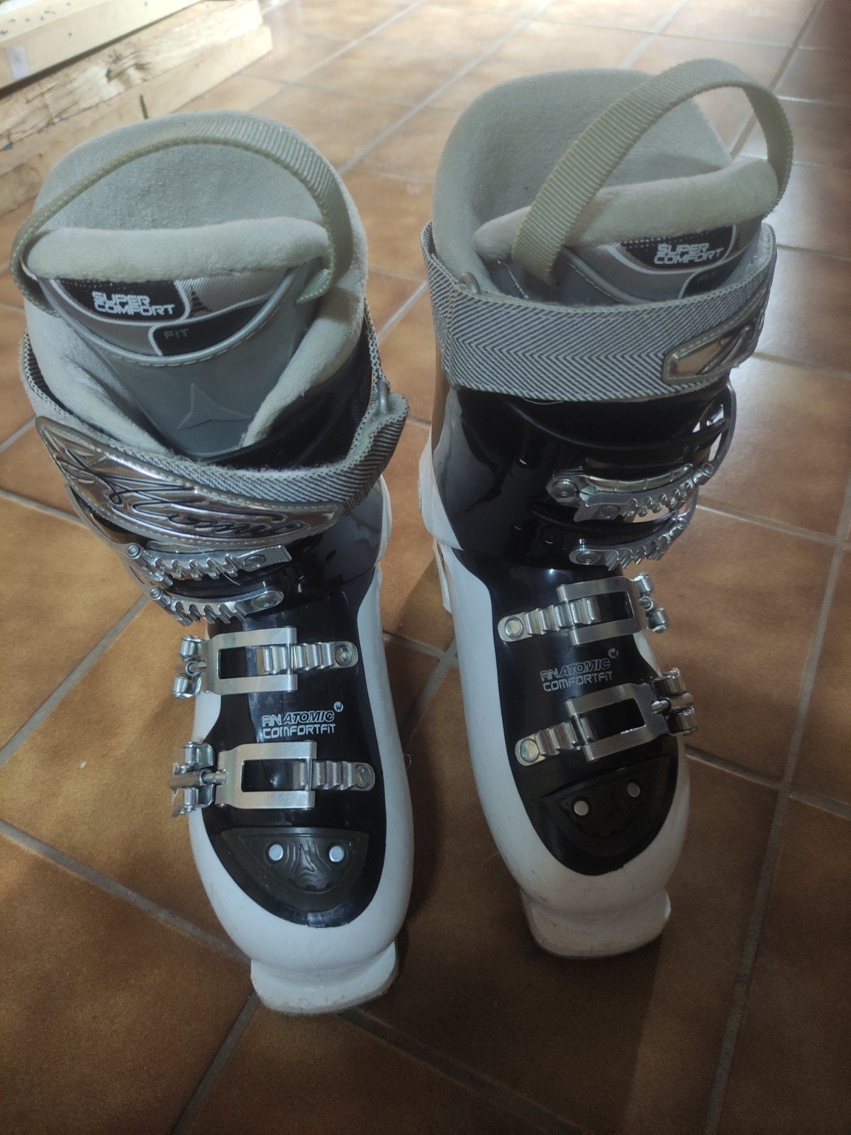 Mooie Atomic skischoenen maat 25,5-26 / 39-40, Ophalen, 160 tot 180 cm, Gebruikt, Schoenen