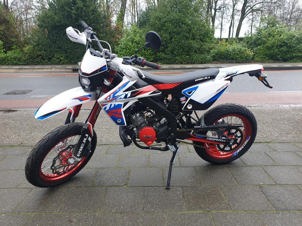 Rieju Mrt 50 /Pro /Trophy NIEUW 2026, Ophalen, 6 versnellingen, Maximaal 45 km/u, Nieuw