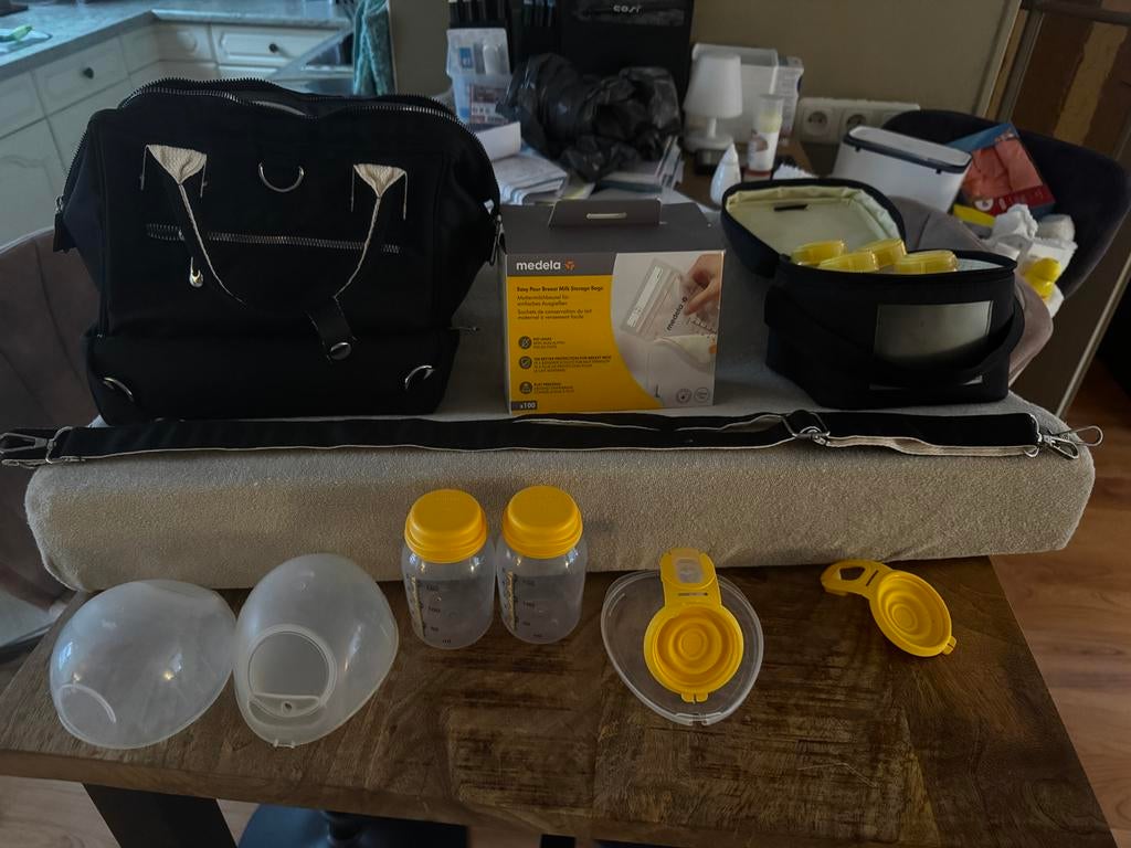 Medela Freestyle Borstkolf - Compleet, Kinderen en Baby's, Babyvoeding en Toebehoren, Ophalen of Verzenden, Zo goed als nieuw