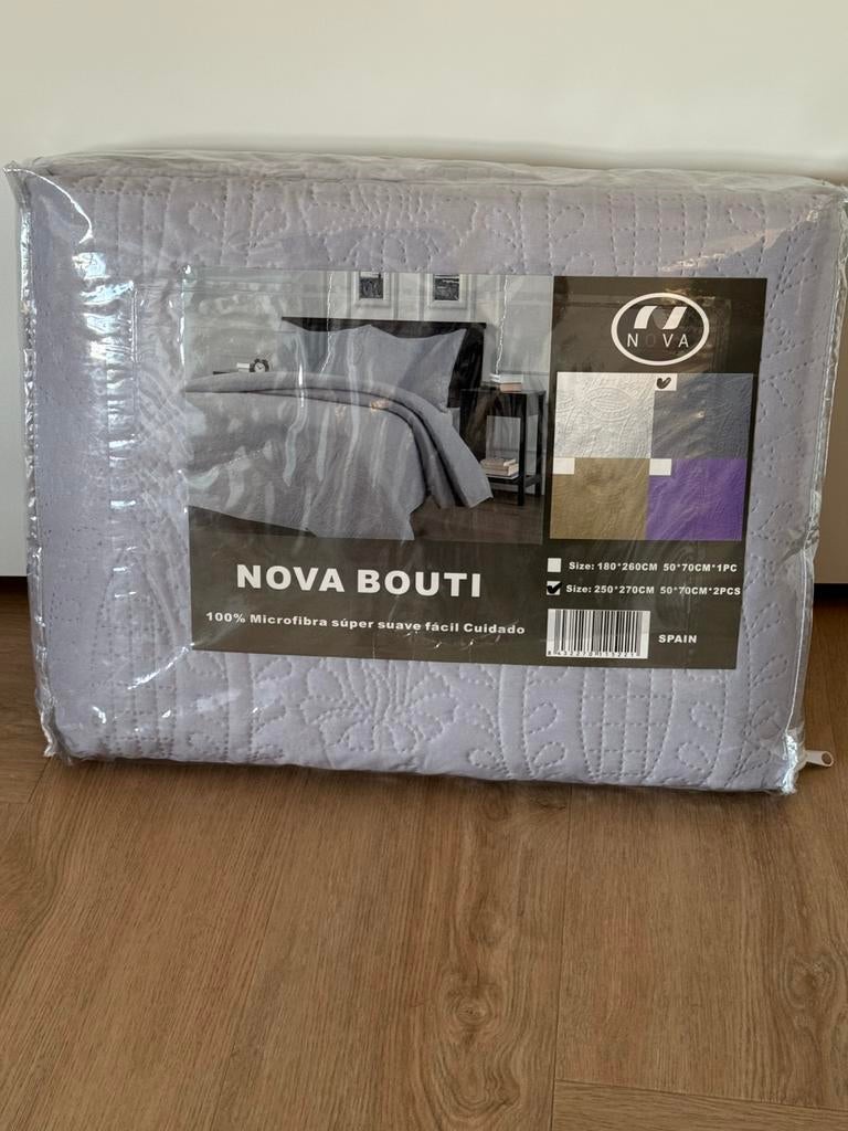 Bedsprei nieuw, Ophalen, Zo goed als nieuw