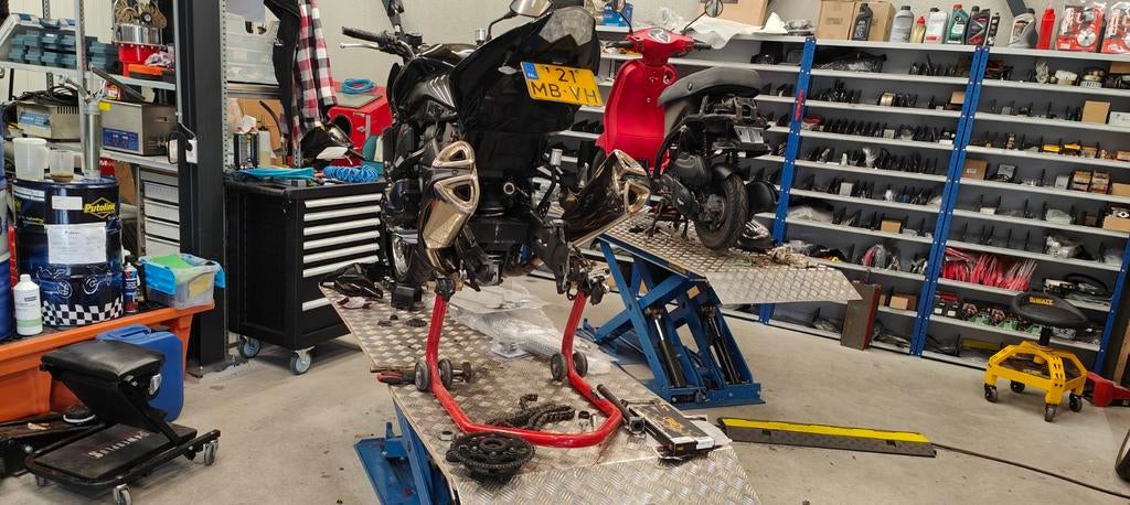 reparatie van brommers en scooters  Winterswijk, Brommerreparatie