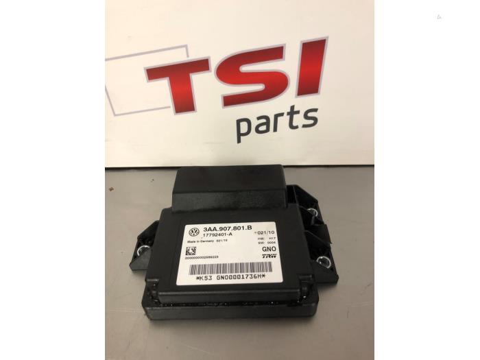 Handrem Module van een Volkswagen Tiguan, Auto-onderdelen, Remmen en Aandrijving, Volkswagen, Gebruikt, 3 maanden garantie, Ophalen of Verzenden