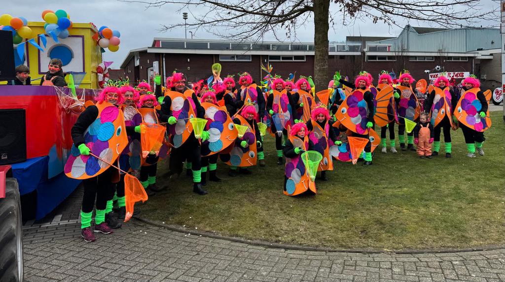 Carnavalspakken – Vissen & Vissers | 44 Volwassenen 14 kids, Ophalen, Zo goed als nieuw, Maat 42/44 (L), Carnaval