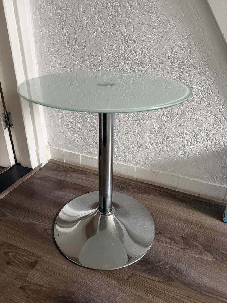 Bijzettafeltje rond, Ophalen, Zo goed als nieuw