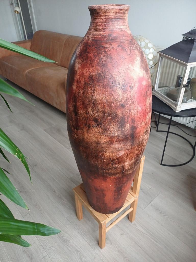 Te koop: hoge terracotta vaas, Ophalen, Zo goed als nieuw