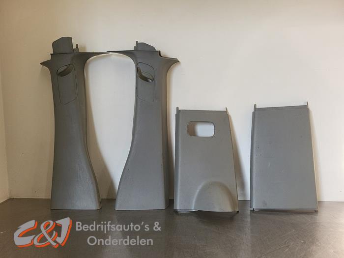 Stijlbekleding midden-links van een Opel Vivaro, Gebruikt, -, -, Opel