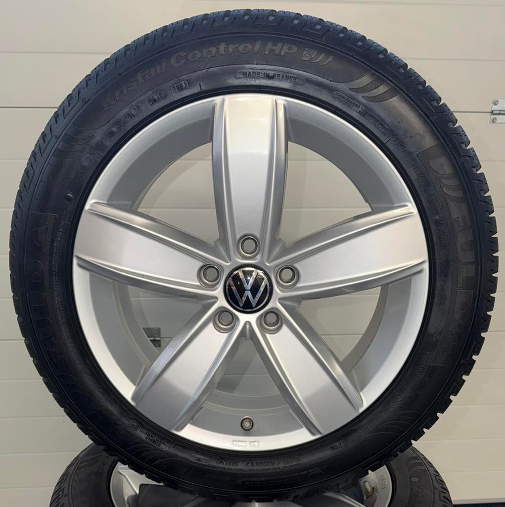 VW Salvador 17” velgen + winterbanden met TPMS zeer netjes, Auto-onderdelen, Banden en Velgen, 215 mm, Banden en Velgen, Nieuw