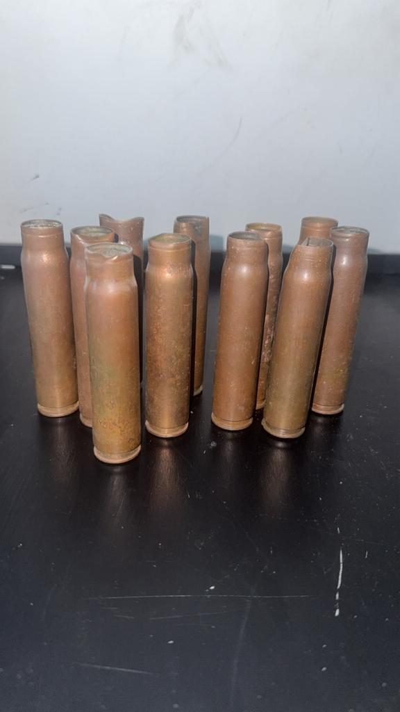 WW2 Hulsen 20mm 11x hispano, Verzamelen, Ophalen of Verzenden, Duitsland, Hulzen of Bodemvondsten
