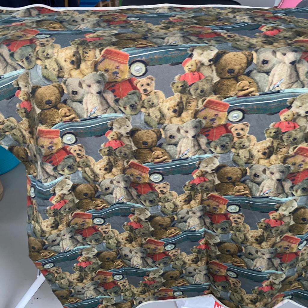 Super mooie lap tricot met beren 150x100 cm, Hobby en Vrije tijd, Stoffen en Lappen, Overige kleuren, 120 cm of meer, Nieuw, Ophalen of Verzenden