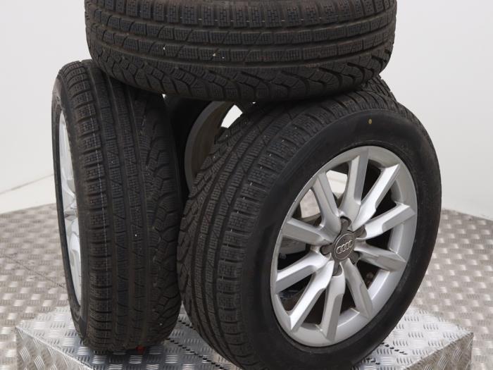 Sportvelgenset + winterbanden van een Audi Q3 (Q3 11-), 12 maanden garantie, Gebruikt, -, -