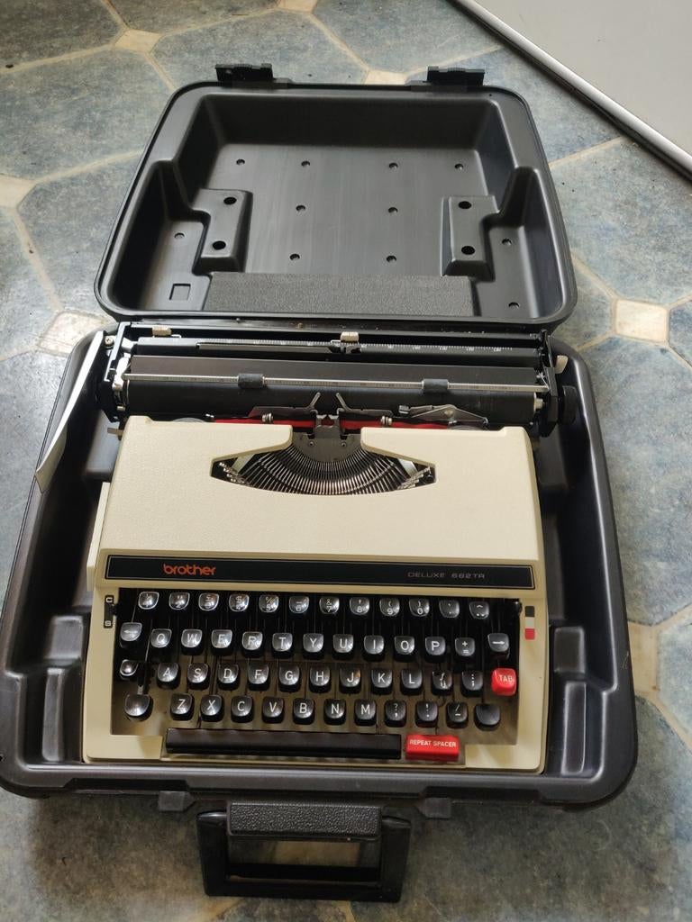 Vintage Brother Deluxe 662TR Typmachine | Inclusief Koffer |, Diversen, Typemachines, Ophalen, Zo goed als nieuw