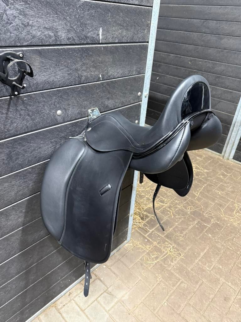 Nieuw dressuur zadel z.g.a.n. 3x gebruikt 17,5inch kentaur, Ophalen, Zo goed als nieuw, Dressuur