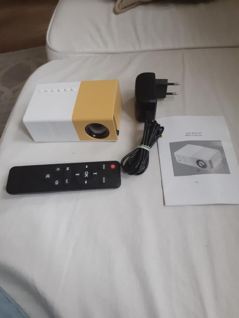 Mini Projector met HDMI, USB, Micro SD & AV, Audio, Tv en Foto, Beamers, Ophalen of Verzenden, Zo goed als nieuw