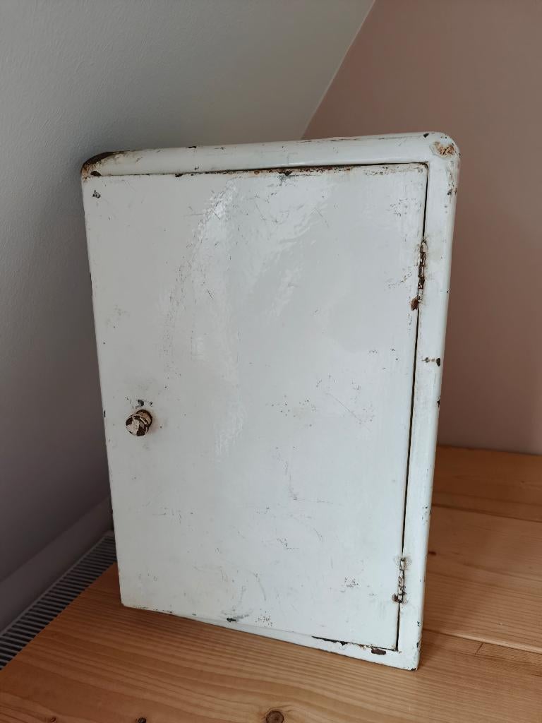 Vintage industriele wandkast, Ophalen, Gebruikt