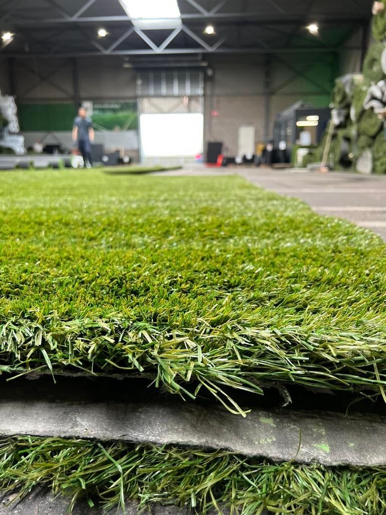 14m2 Kunstgras. Super dik en Zacht! (3.5m x 4m) €112.-, Stuntgras, Ophalen of Verzenden, Magazijnweg 14, Info@stuntgras.nl