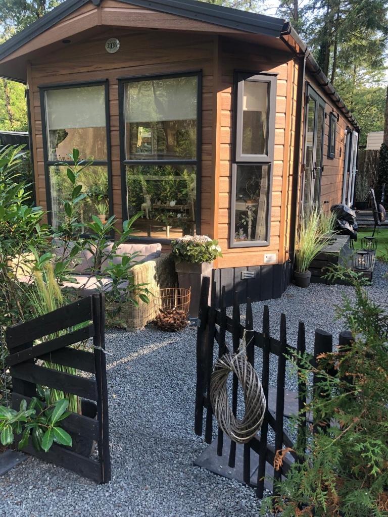 Chalet huren | Veluwe | Hoenderloo, In bos, 2 slaapkamers, Recreatiepark, Gelderland en Veluwe