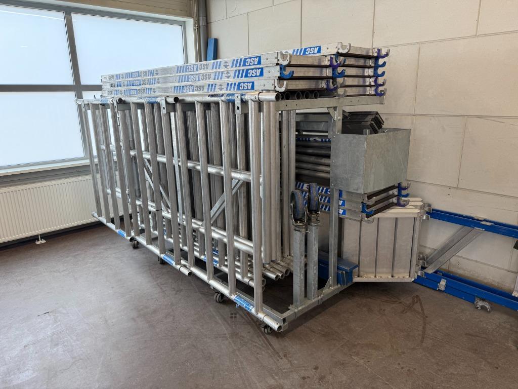 Complete ASC rolsteiger te koop met Heftruck Plateau, Doe-het-zelf en Verbouw, Steigers, Zo goed als nieuw, Rolsteiger of Kamersteiger
