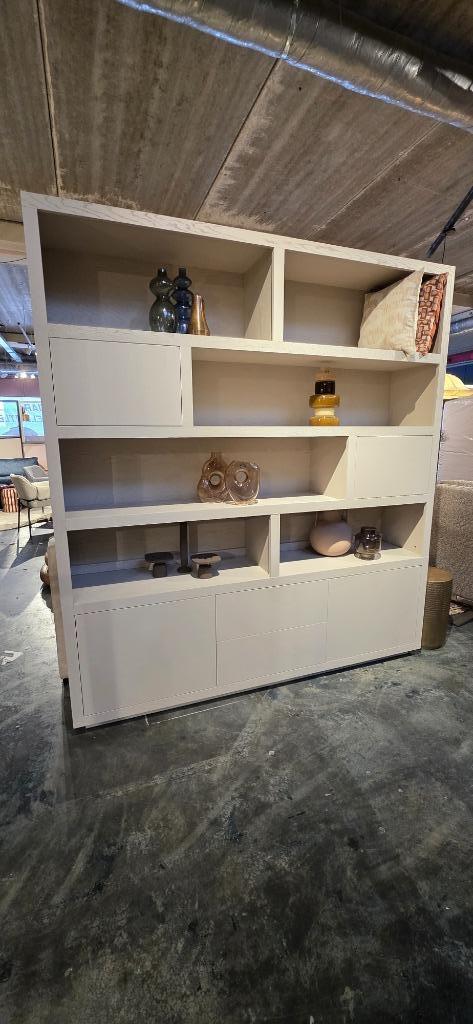 Opbergkast Eikenhout Taupe 200/220cm Showmodel korting, Huis en Inrichting, Kasten | Boekenkasten, Bornsestraat, Eikenhout, JaRa