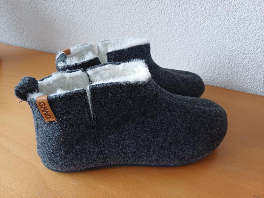 Greyhound Damessloffen Maat 42/43, Kleding | Dames, Schoenen, Zo goed als nieuw, Pantoffels of Sloffen, Grijs, Ophalen of Verzenden