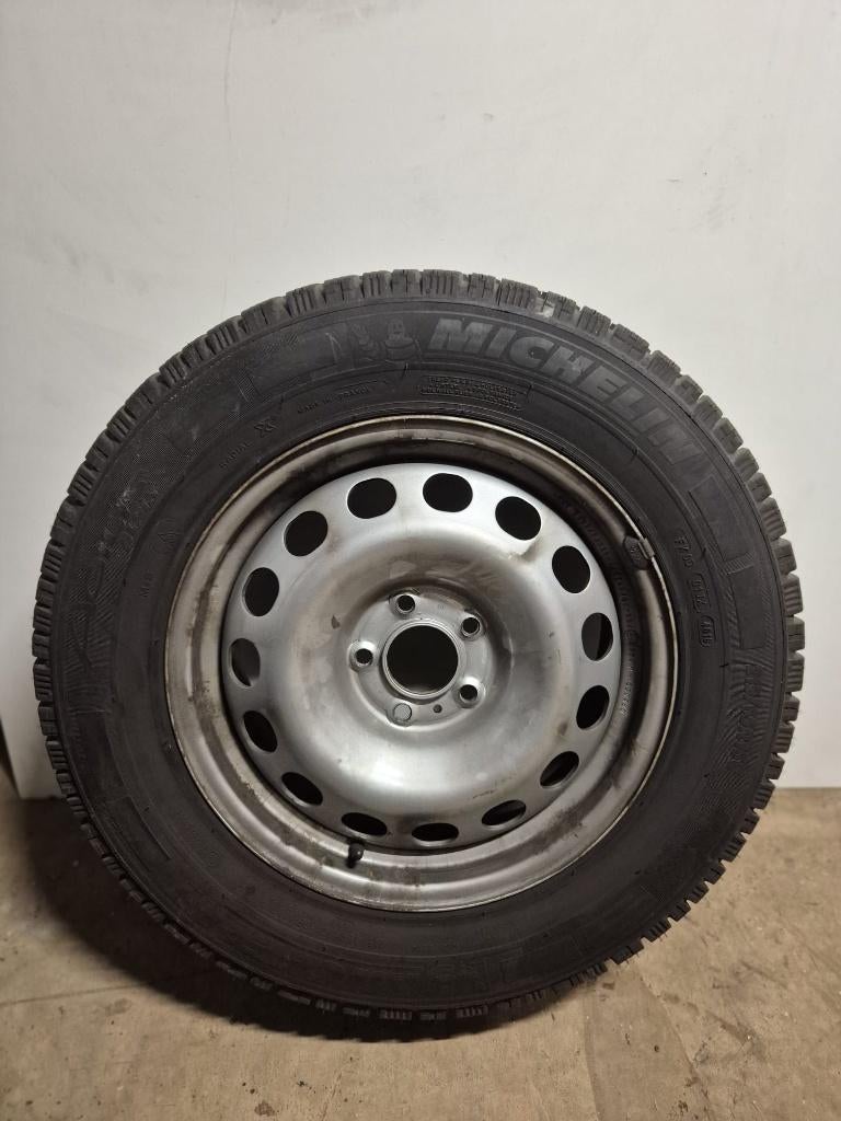 Winterbanden Michelin 215x65xR16  complete set met velgen, Auto-onderdelen, Banden en Velgen, 16 inch, Band(en), Bestelwagen, Gebruikt