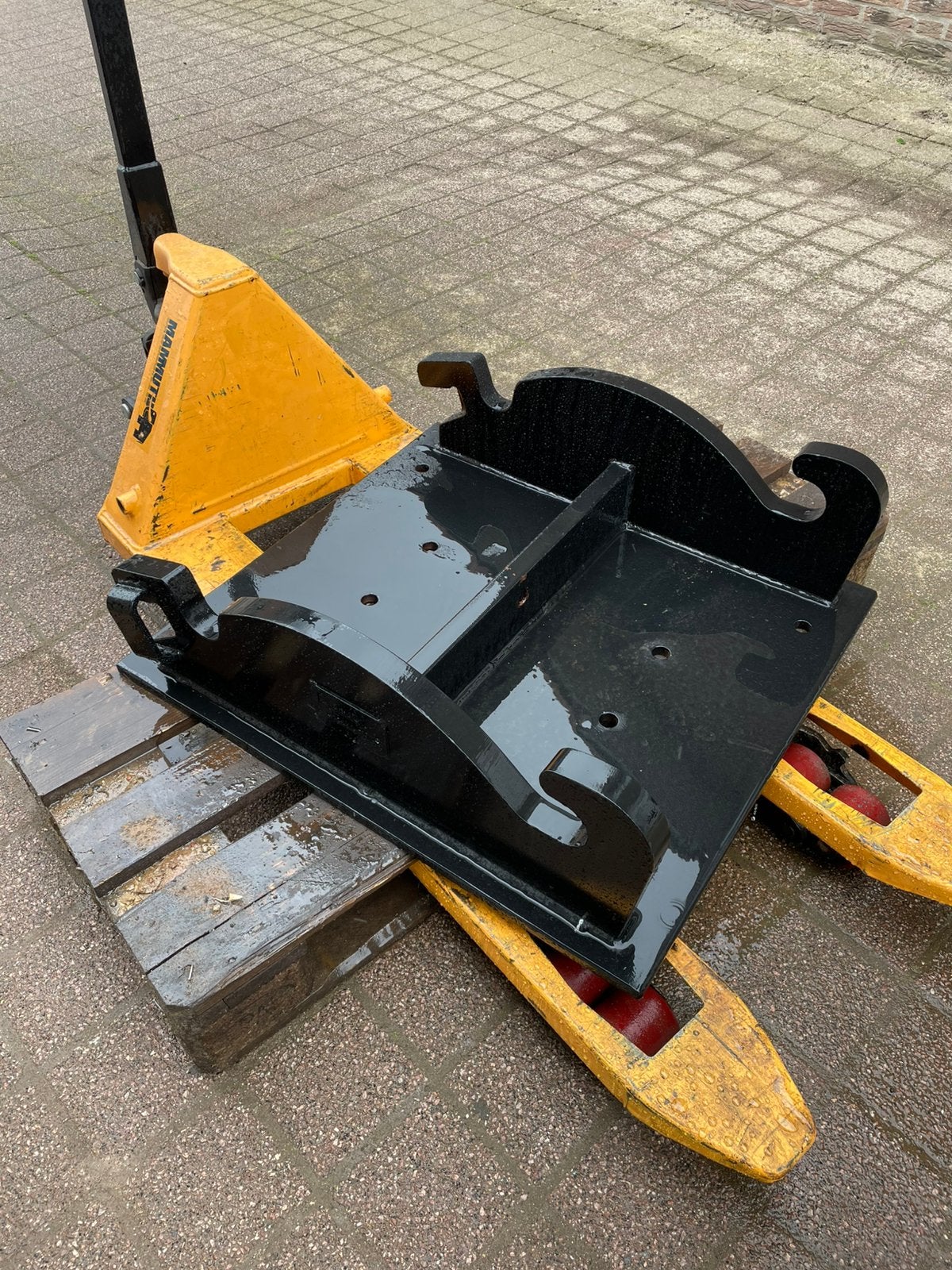 Cw30 hameroren met bout plaat 8x m20., Ophalen